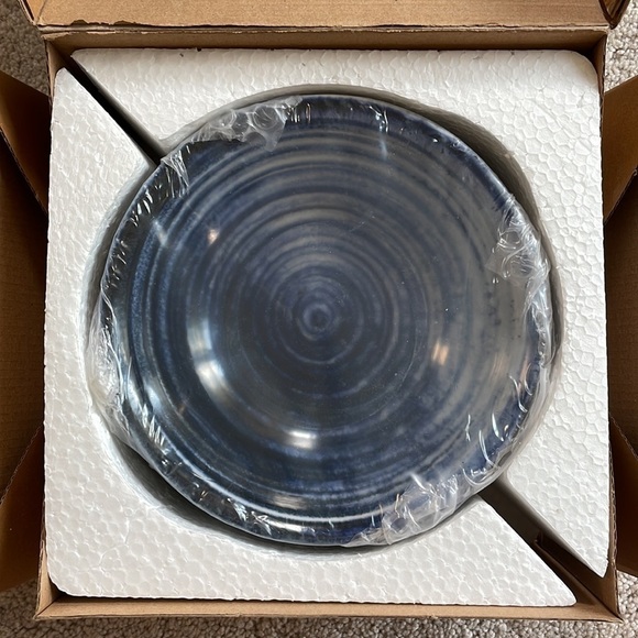 Brand New Set of 4 Porcelain Bowls 17 Ounce Microwave and Dishwasher Safe - Picture 7 of 13